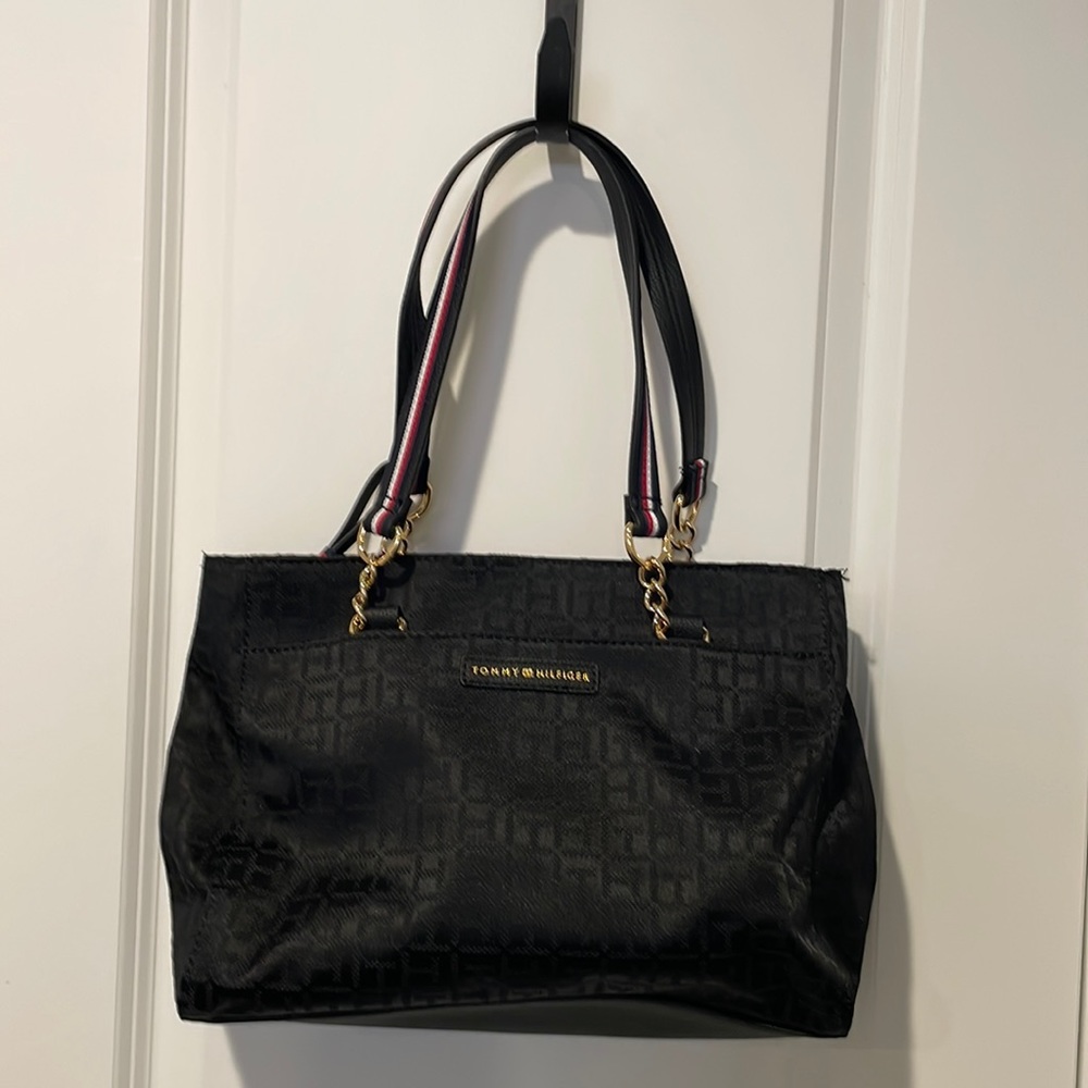 Tommy Hilfiger 4 pocket black handbag